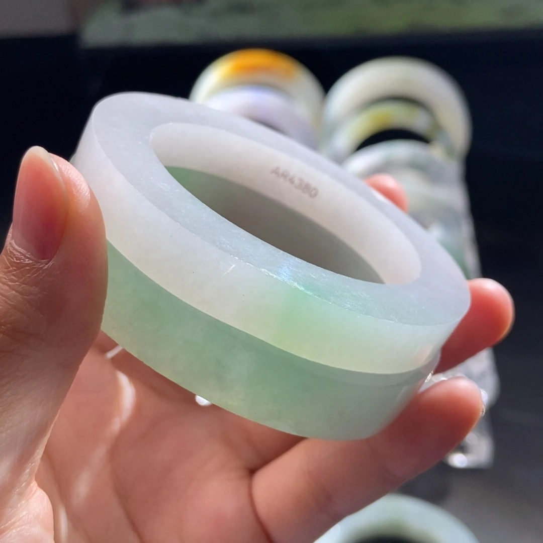 定制翡翠未镶嵌翡翠手镯多样性发一件