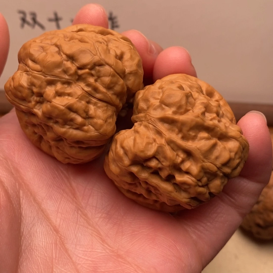 【闪购商品】把件文玩核桃边41左右