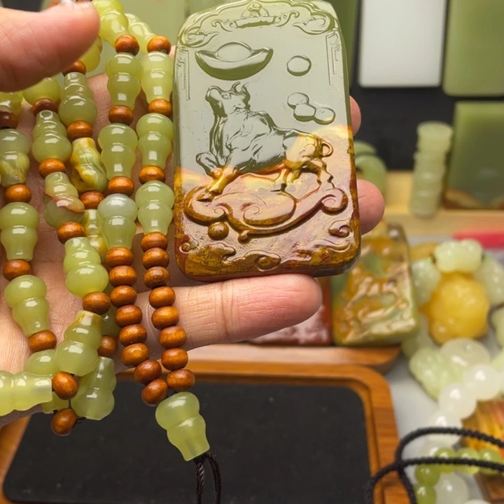 瀚***爷昆仑山脉料生肖牛