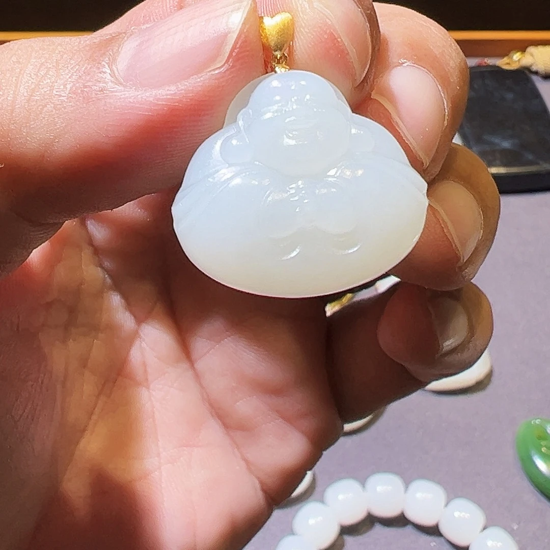 和田玉18K金镶嵌颈饰