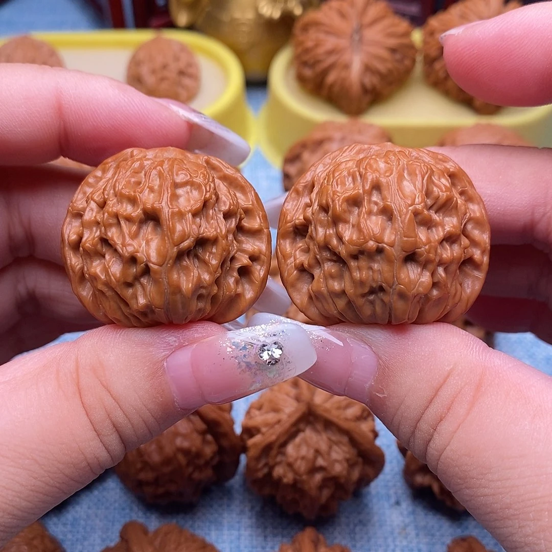 冷***白文玩核桃把件毕业正磨盘36全品