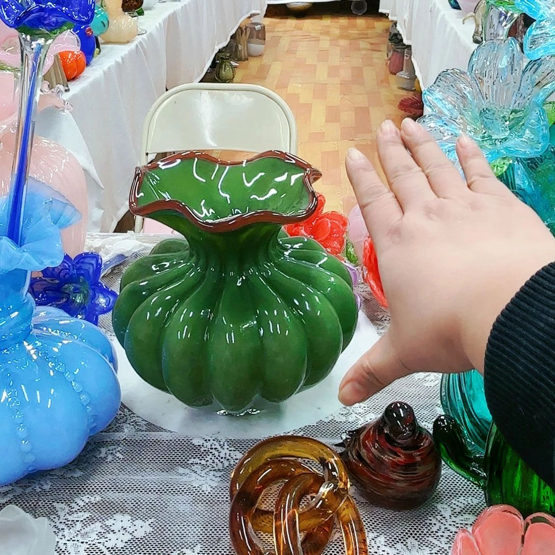 俊***哥瑕疵福利不退不换琉璃花瓶艺术品