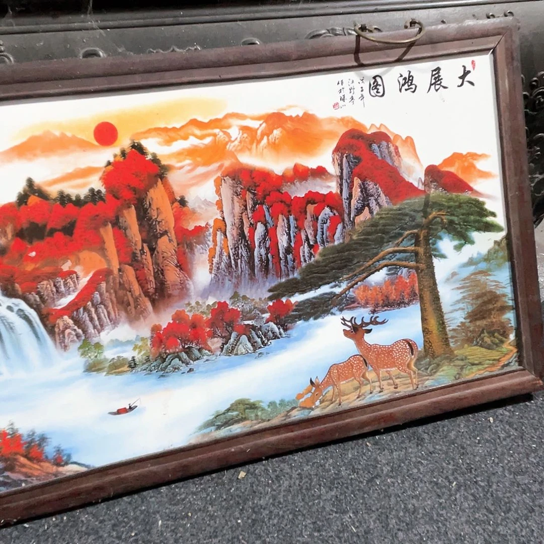 摆件开开心心准备迎接新年