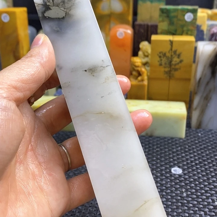 云南石冀**衣青田石印章石