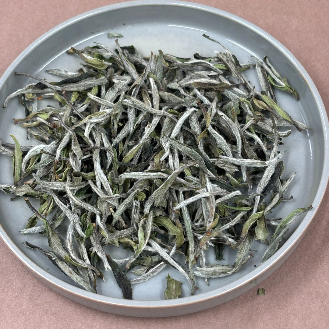 福鼎白茶核心产区高山明前日晒花香特级牡丹王毫香鲜甜鲜爽生津