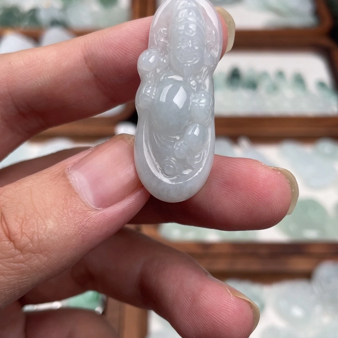 翡翠未镶嵌颈饰财神
