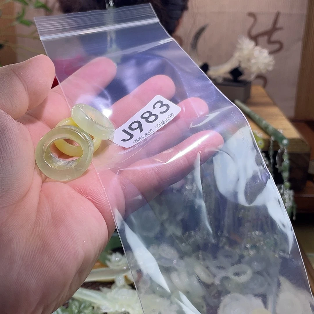 N***彬蛇纹石玉未镶嵌发饰