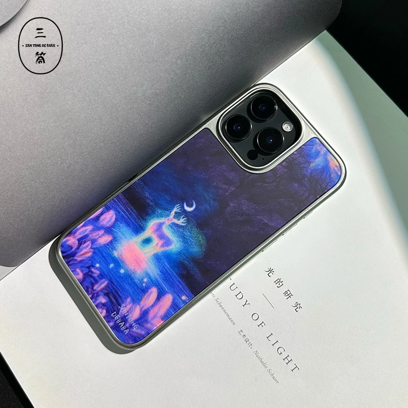 三筒的爸爸电镀银边磁吸幸运发光鹿苹果16promax手机壳小众艺术15
