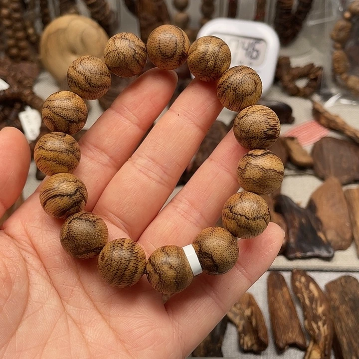 沉香沉香碎屑达拉干