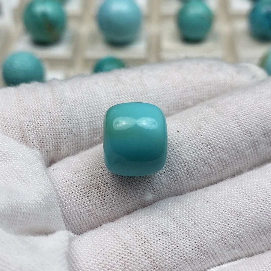 绿松石配饰未镶嵌月**爷