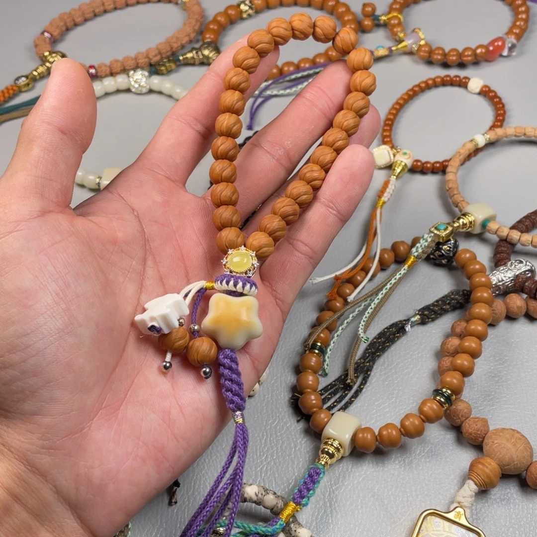 猴头核桃吊坠。。。。。。。。。。。。。