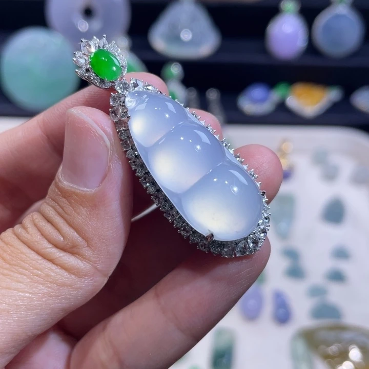 雨***伞翡翠18K金镶嵌颈饰3.8w豆子尾款