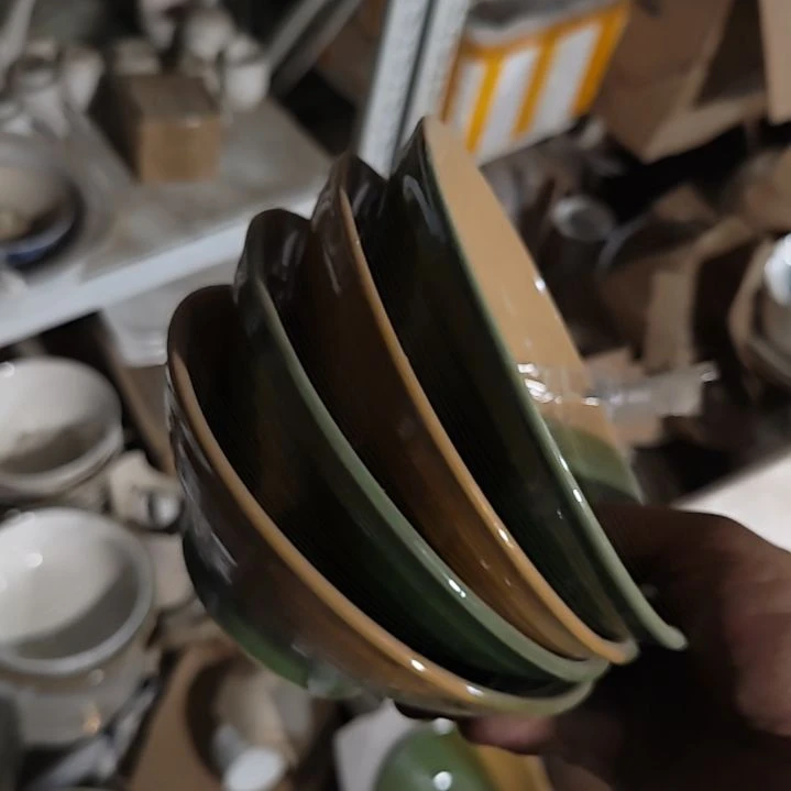 陶瓷盘子碗啥都有