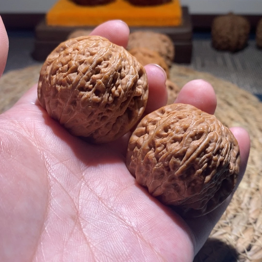 蔡***绅吊坠桃核41全品铁锤