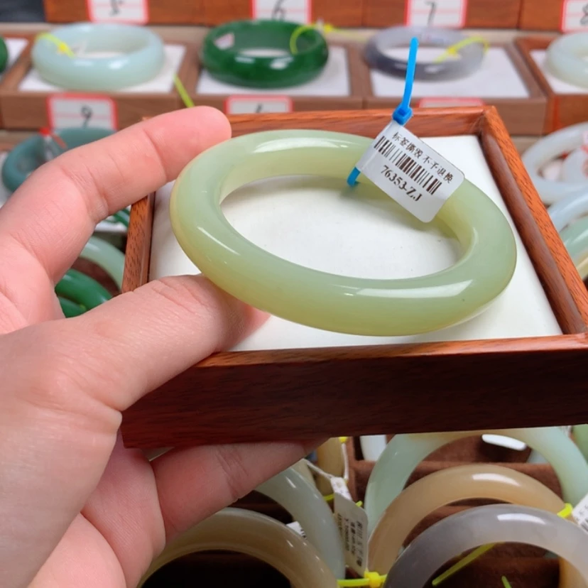 【闪购商品】和田玉手镯未镶嵌57.5