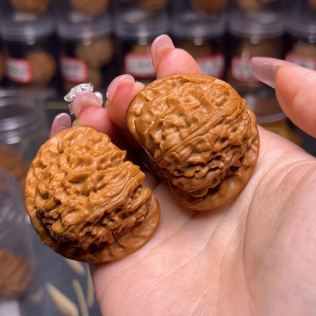 ****唐文玩核桃吊坠白狮子