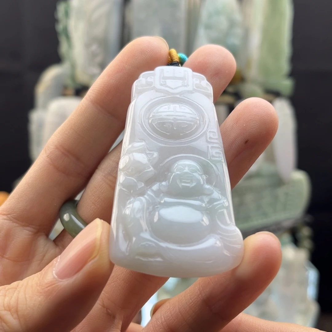 翡翠未镶嵌颈饰佛公
