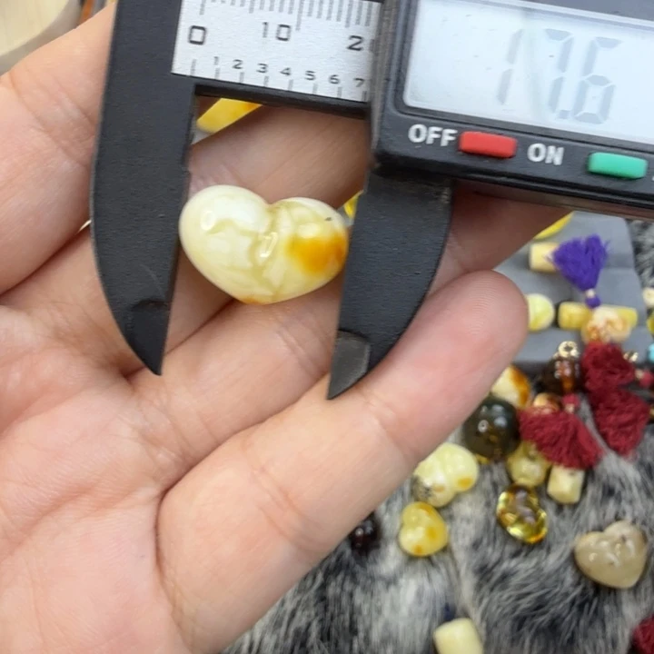 琥珀未镶嵌手链17.6