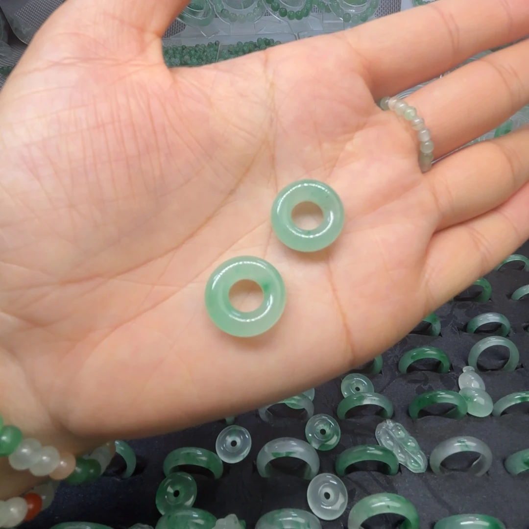 石英质玉（非洲翠）未镶嵌戒指  珠子  手镯甜甜圈一对