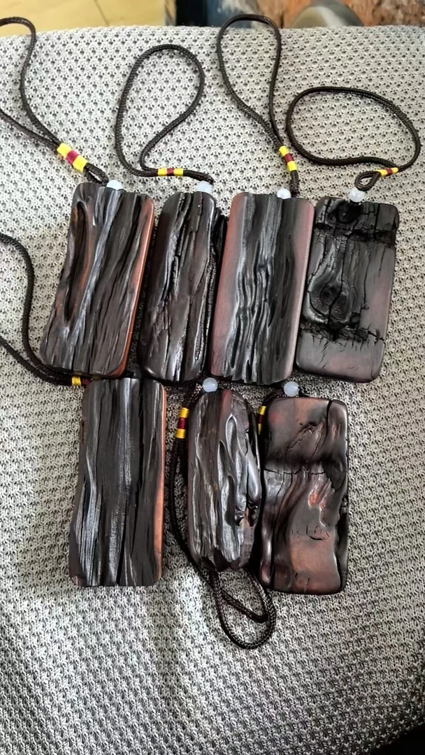 雷击木手把件一个