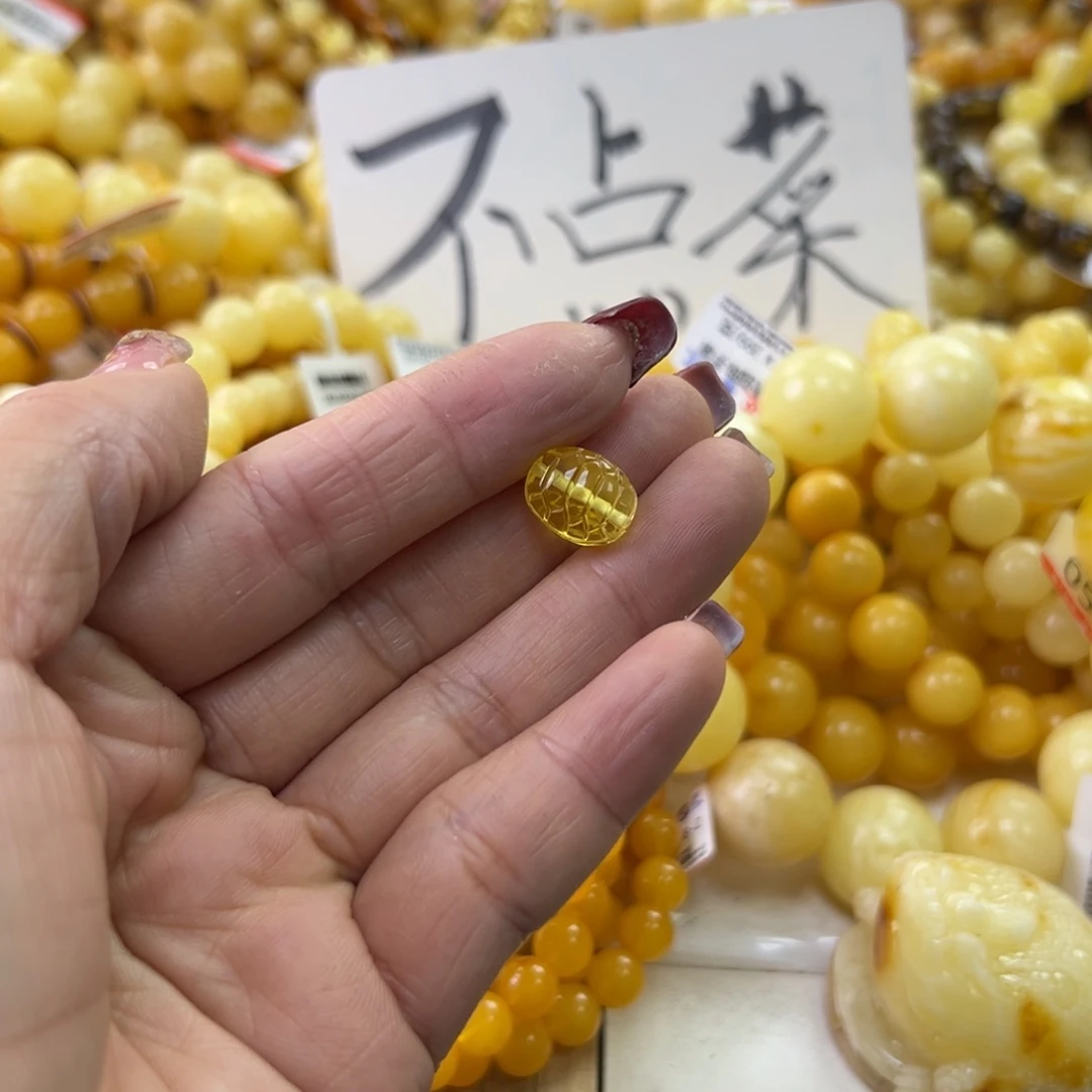 琥珀珠宝奇石未镶嵌