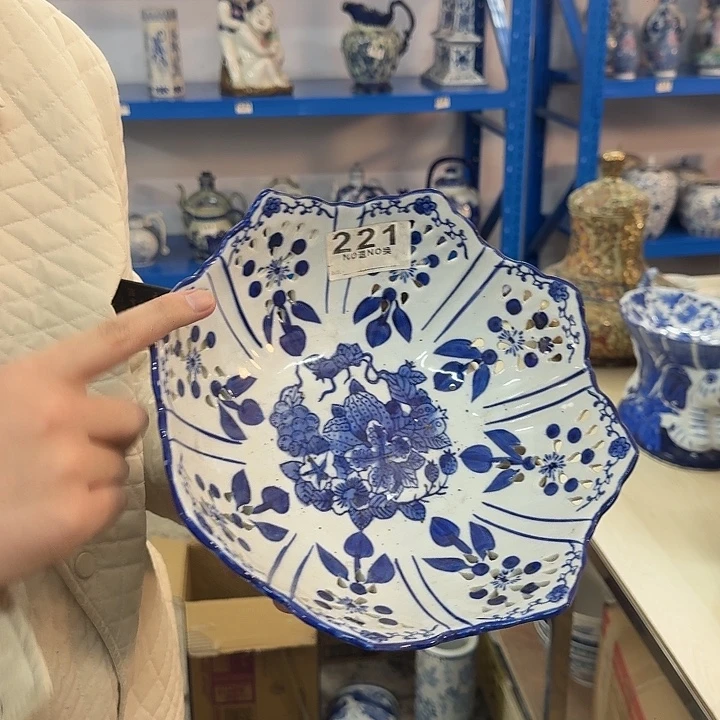 陶陶瓷，默认微瑕，介意勿拍。