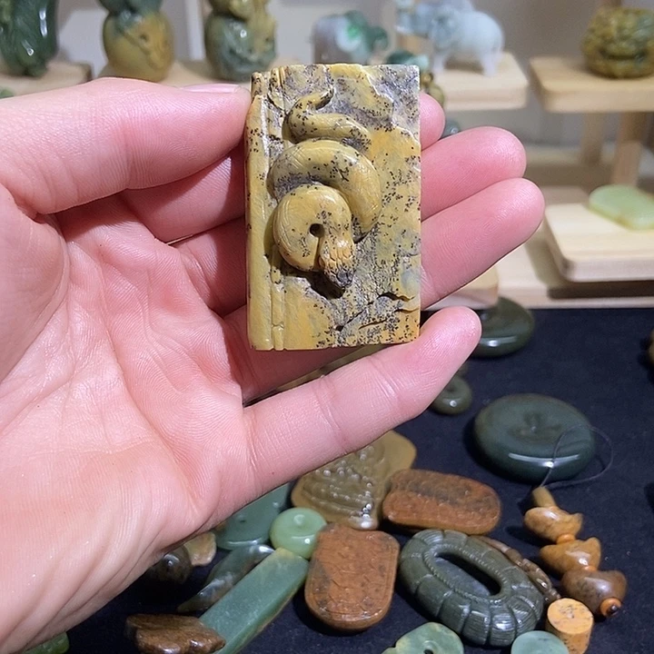 和田玉（糖玉）未镶嵌颈饰