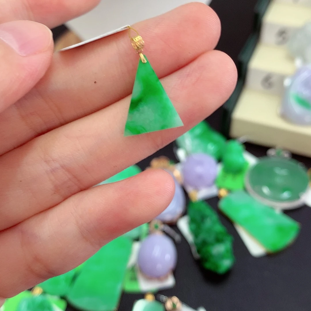 翡翠18K金镶嵌吊坠(不含链)