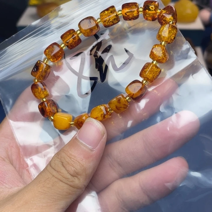 未镶嵌琥珀珠宝奇石