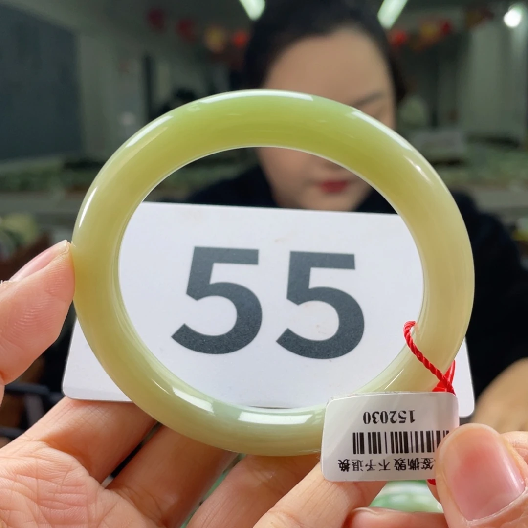 未镶嵌手镯和田玉微瑕