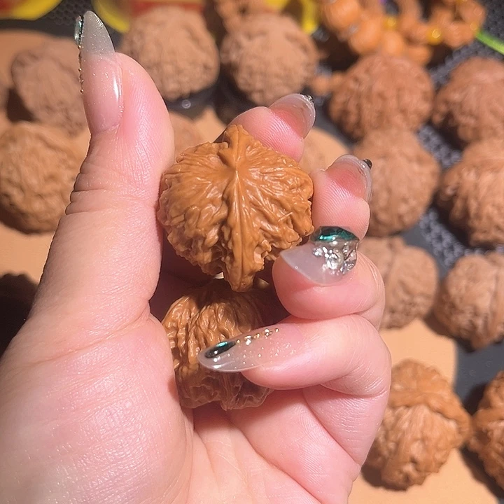 雨***漫红豆全品不退不换