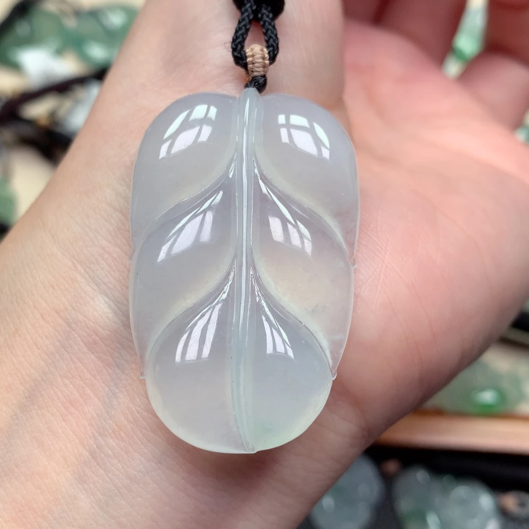 翡翠未镶嵌颈饰叶子