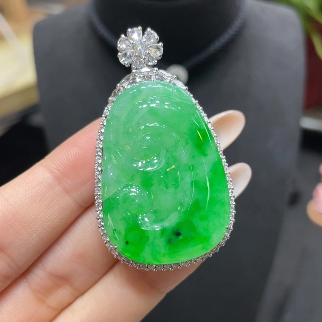 翡翠颈饰18K金镶嵌天然缅甸翡翠a货