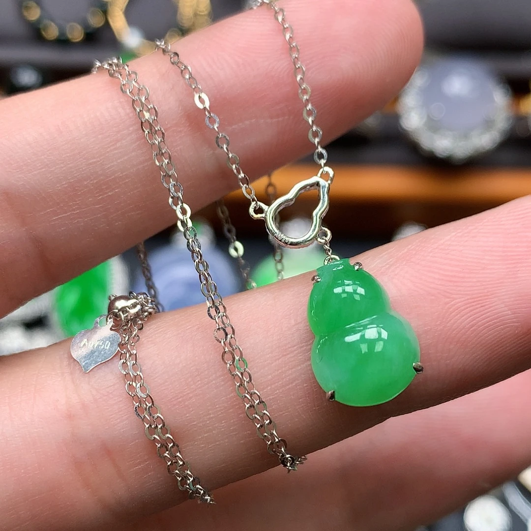 翡翠18K金镶嵌颈饰