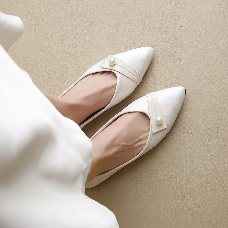 2025春季爆款温柔尖头女鞋珍珠浅口软底新款晚鞋网红