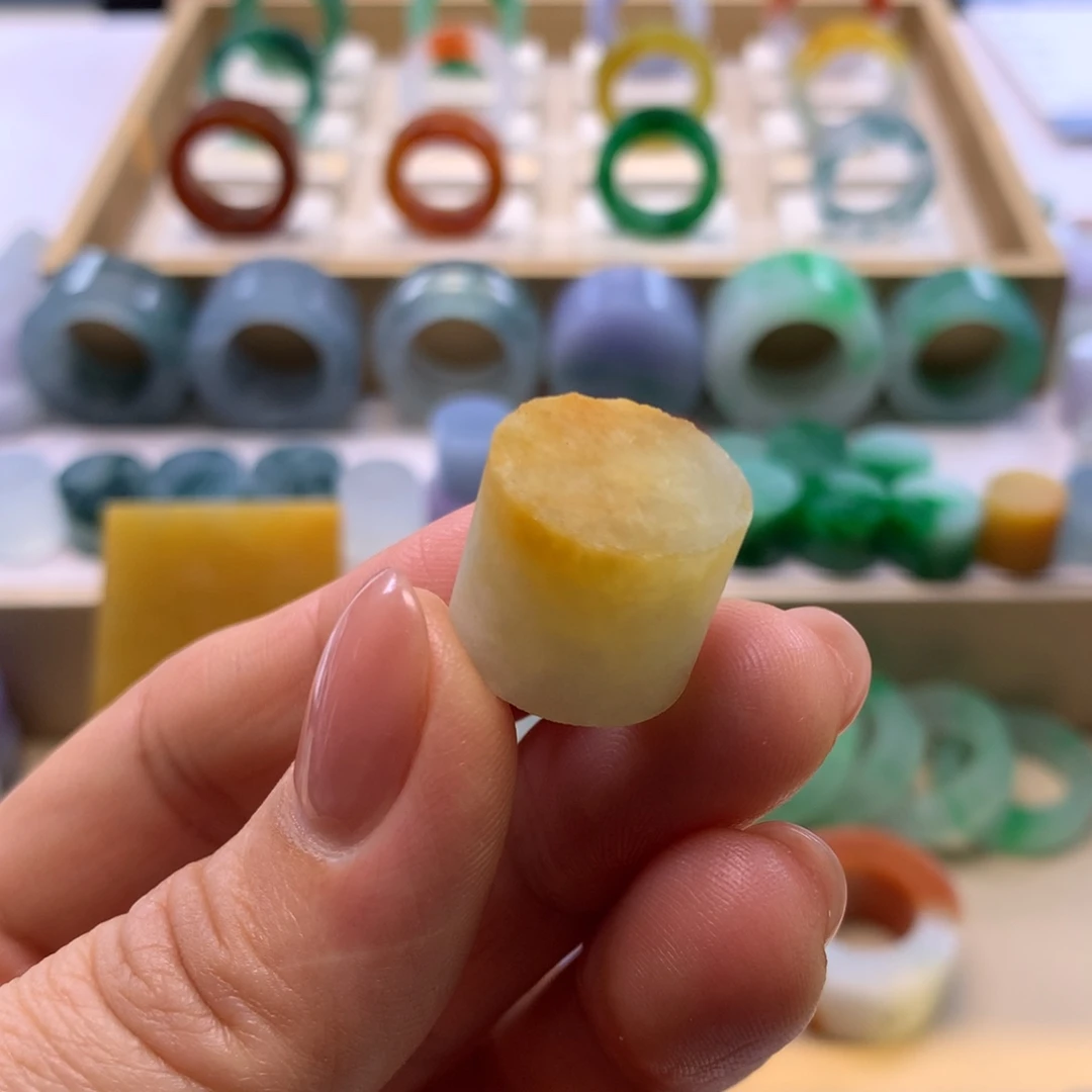 定制翡翠未镶嵌翡翠