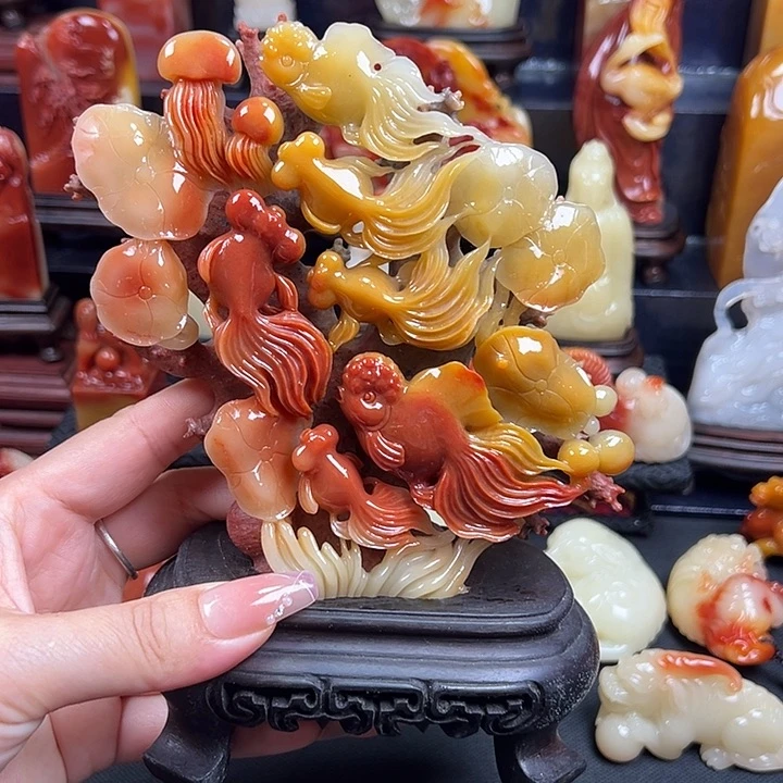 寿山石三彩老性芙蓉石