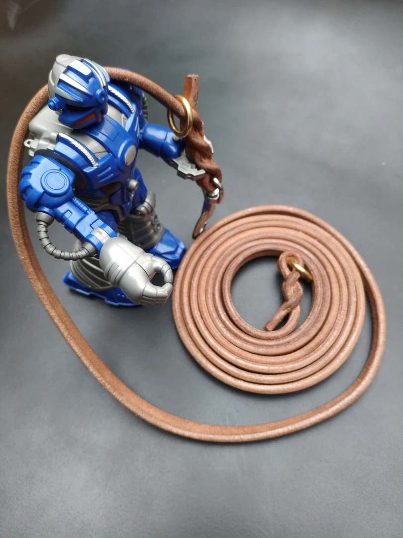 德牧赛级牵引带，选用优质进口美鞍皮料，手工，宽度1.2㎝，厚度5.5mm