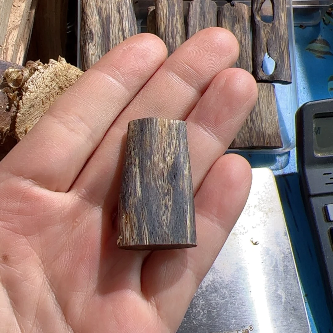 沉香吊坠白棋素牌4.3克