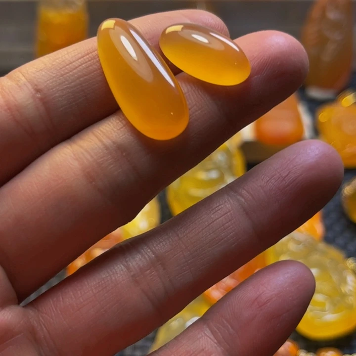 北***东未镶嵌旦面石英质玉