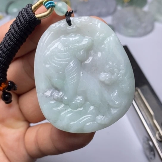翡翠未镶嵌颈饰翡翠