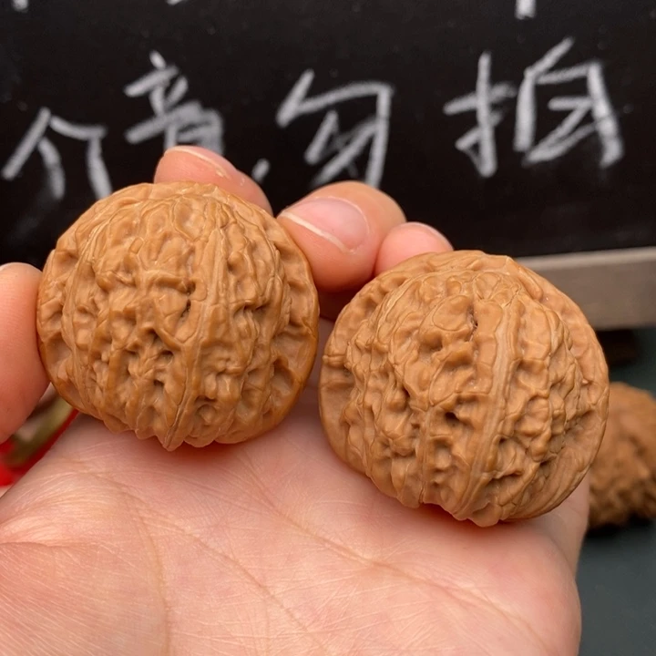 吊坠桃核白狮子37微修