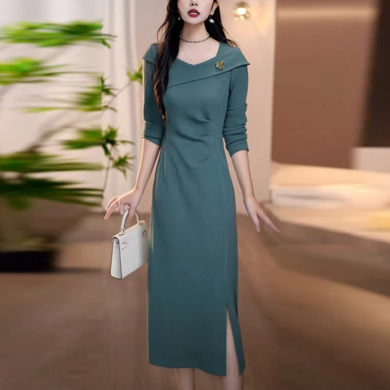 雪尼尔绒轻奢女装2025秋季新款减龄长袖气质修身显瘦打底连衣裙子
