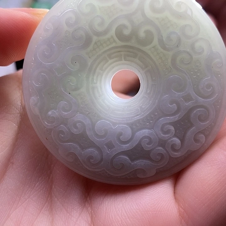 翡翠未镶嵌颈饰翡翠首饰