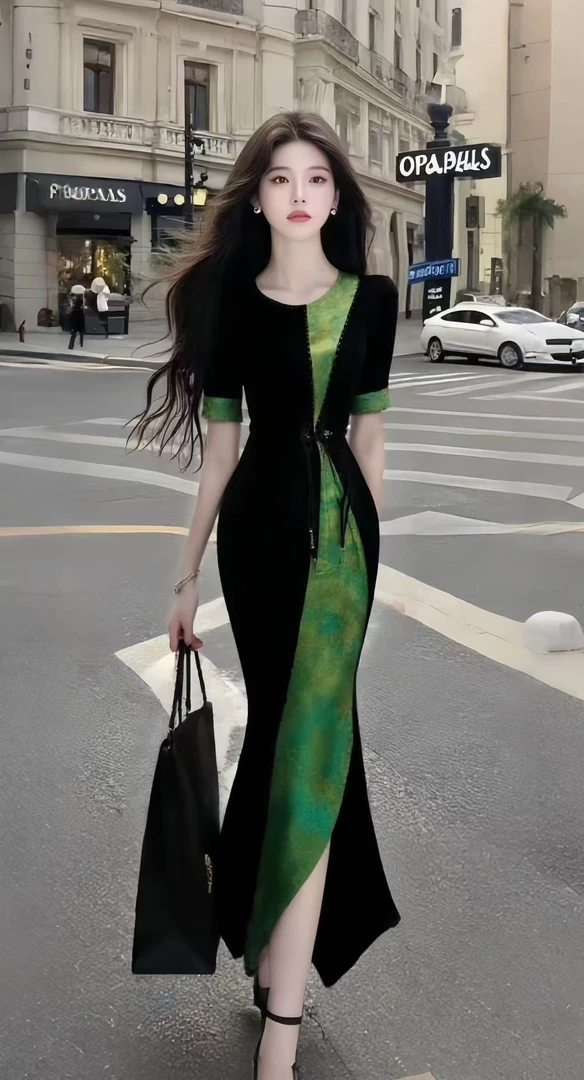 新款时尚轻奢高端大气圆领修身收腰包臀连衣裙女显瘦减龄气质长裙