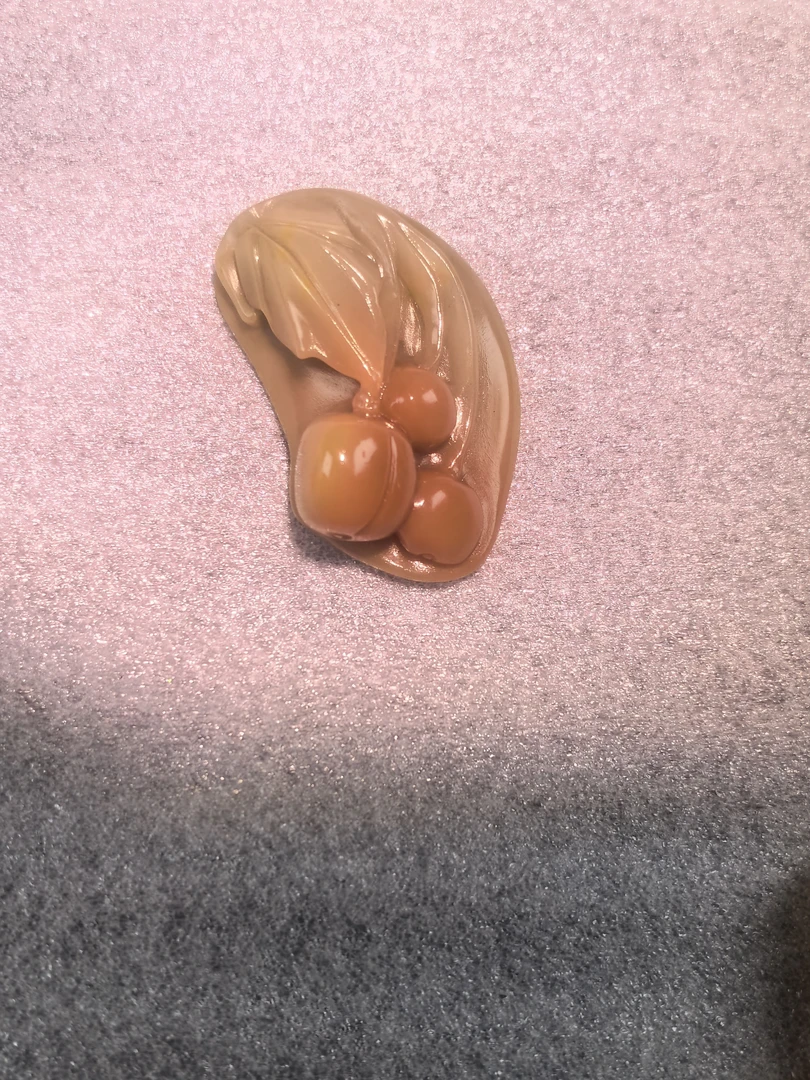 老挝石樱桃圆雕挂件