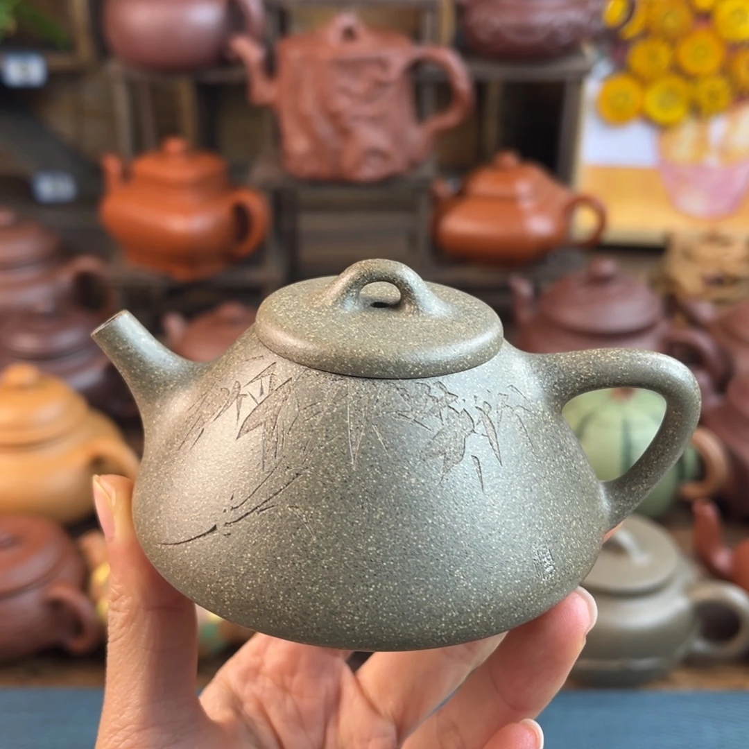 紫砂茶壶手工制作工艺精湛