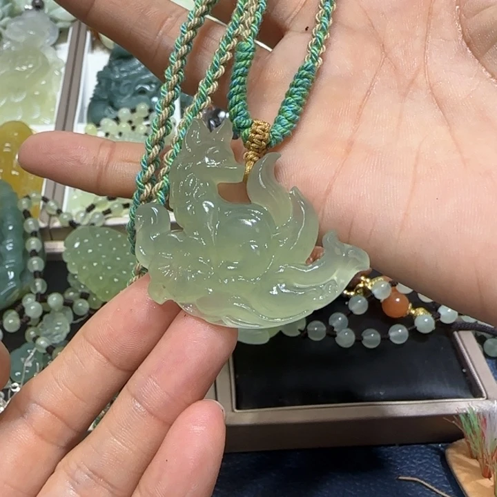 蛇纹石玉未镶嵌吊坠