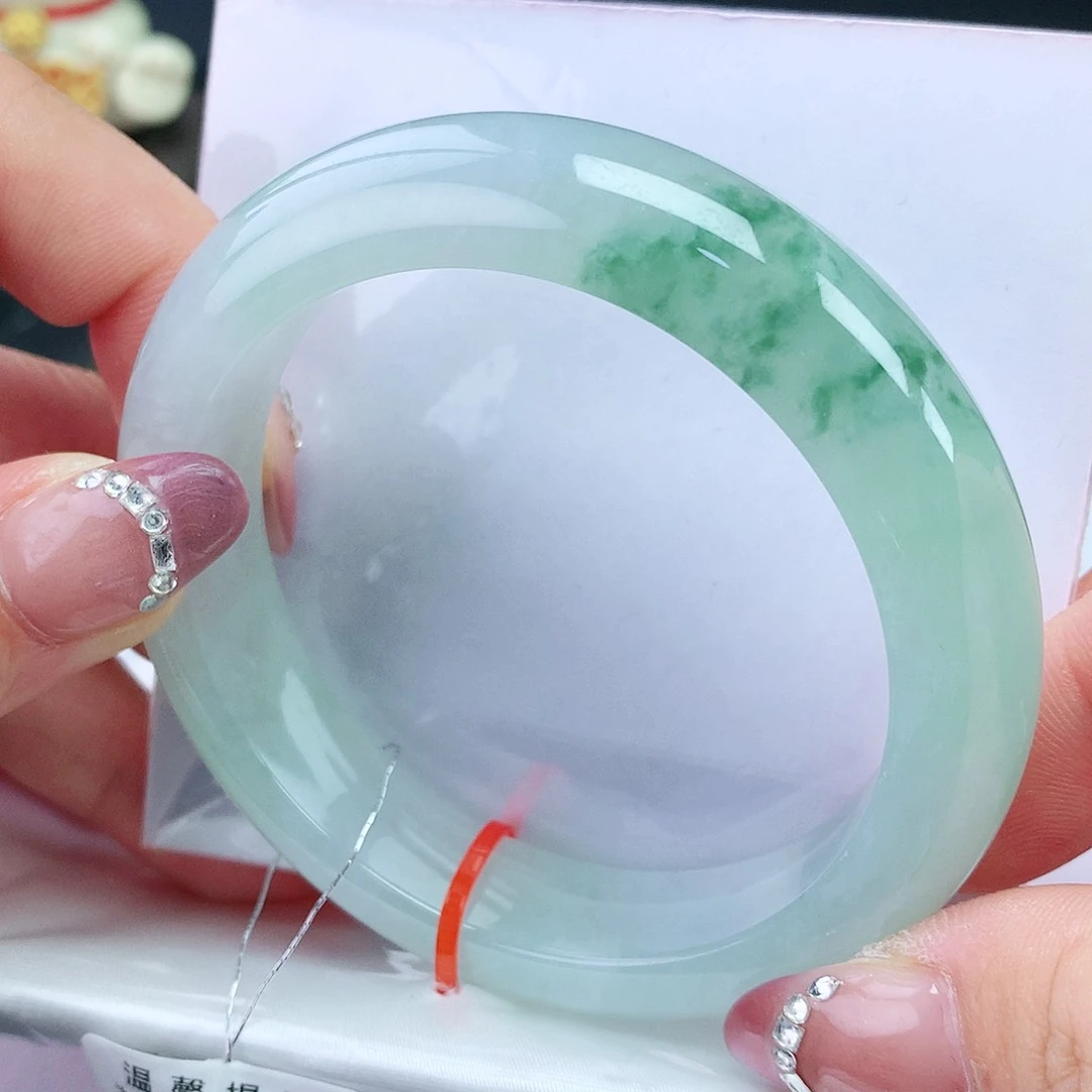 翡翠手镯未镶嵌57圈