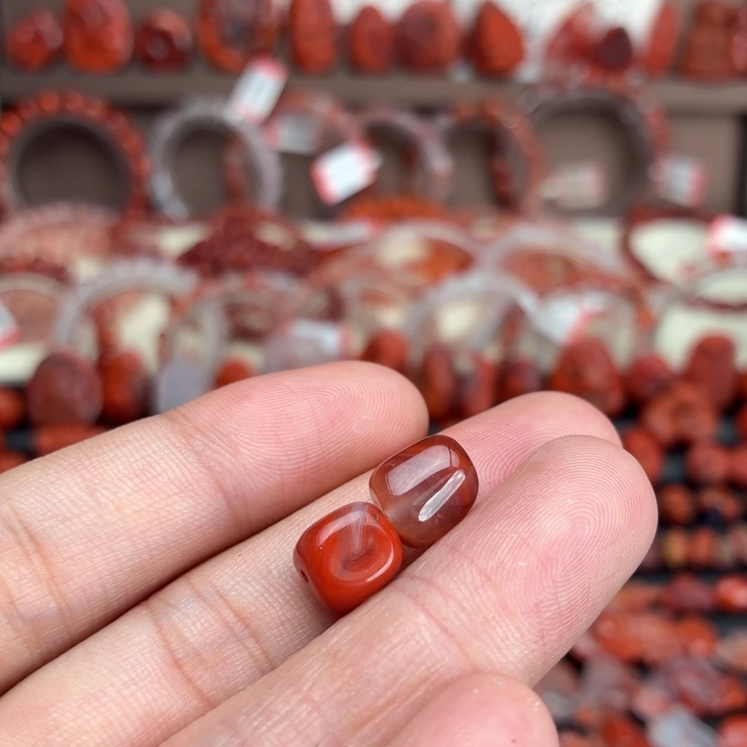 南红玛瑙未镶嵌颈饰一对随行